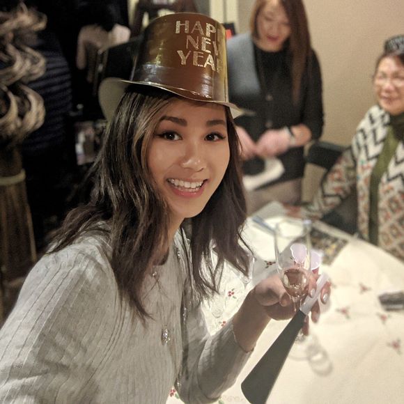 Meet your Posher, Amanda - Picture 1 of 1